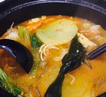 Spicy Hot Pot in Clay Pot