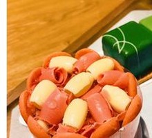 Cherry Blossom Cake (Raspberry Flavor)