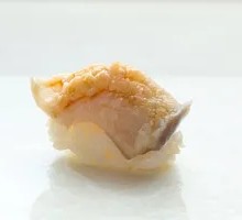 Live Northern Scallop Sushi