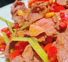 Stir-Fried Beef with Yellow Onion