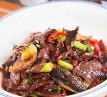 Stir-fried Garlic Greens with Preserved Beef