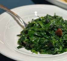 Fresh Purple Seaweed Stir-fried with Bean Sprouts