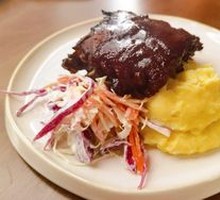 Barbecue Sauce Slow-Cooked Pork Ribs