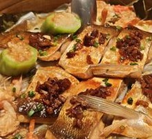 Lotus Leaf Steamed Fresh Fish Noodles