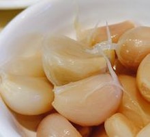Sweet Pickled Garlic
