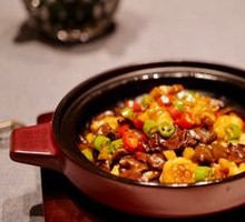 Red Milk Mushroom and Huangshan Chicken Stew