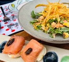 Smoked Salmon with Truffle Honey