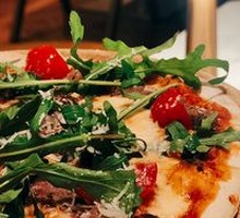 Italian Ham and Arugula Pizza