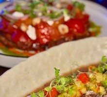 Lightly Pan-Fried Bluefin Tuna