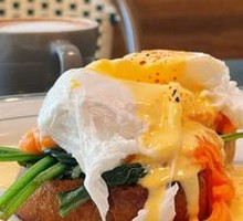 Smoked Salmon Benedict