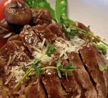 Truffle Beef Patty with Mashed Potatoes