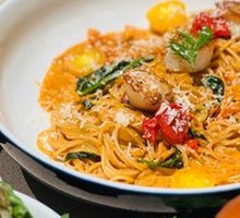 Sautéed Large Fresh Scallops Creamy Italian Pasta