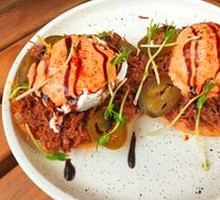 Slow-Cooked Beef Benedict Egg