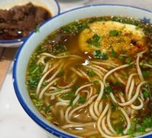 Sour Cabbage Braised Beef Noodles