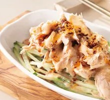 Sliced Chicken with Sesame Sauce