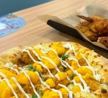 Golden Salted Egg Yolk Chicken Pizza