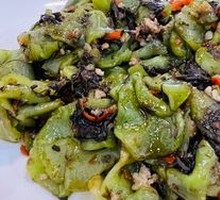 Olives and Dried Lettuce Stir-fry
