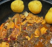 Stewed Lamb Spine in Iron Pot