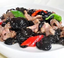 Wood Ear Mushroom and Pork Rice