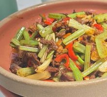 Stir-Fried Yellow Beef with Rice