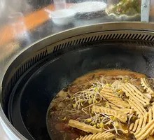 Stewed Goose in Iron Pot