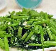 Garlic Stir-Fried Water Spinach