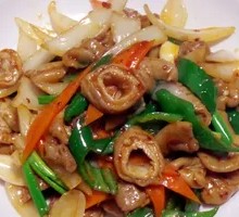 Onion and Pig Intestine Stir-fry