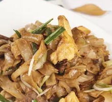 Duck Gizzard Stir-Fried Rice Noodles