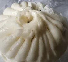 Minced Pork with Vermicelli in Buns