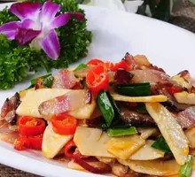 Bamboo Shoots Stir-Fried with Pork