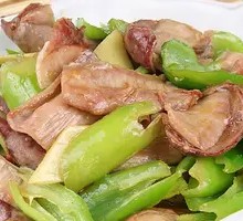 Green Pepper Pork Tripe Rice Bowl