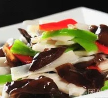 Black fungus stir-fried with yam