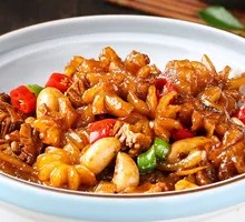 Stewed Beef Penile and Kidney Chicken with Ox Tongue