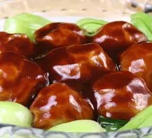 Fermented Wheat Gluten with Pork Over Rice