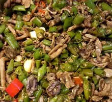 Green Pepper Stir-fried Chicken Offal