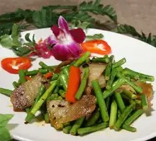 Garlic Shoots and Pork Rice in Wooden Bucket