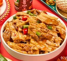 Stir-fried Tofu Skin with Meat