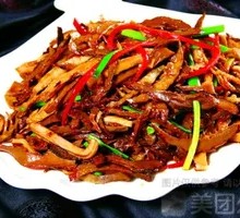 Wild Bamboo Shoot and Preserved Pork Clay Pot Rice