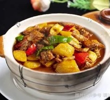 Potato and Pork Rib Clay Pot Rice