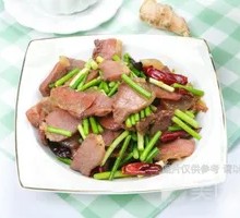 Braised Garlic Shoots and Preserved Pork Rice