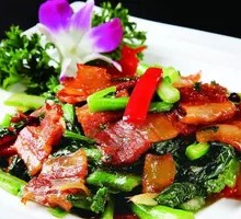 Preserved Meat Stir-fried with Garlic Shoots in Wooden Bucket Rice
