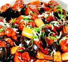 Black Garlic and Fish Maw Stewed Eel