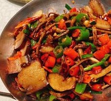 Spicy Tea Tree Mushroom Stir-fry with Preserved Pork