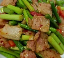 Stir-fried Garlic Shoots with Salted Pork