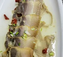 Black-Haired Pig Meat Braised with Night Blooming Cabbage