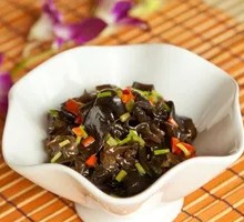 Cold-Mixed Black Fungus and Tofu Skin