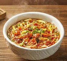 Sour Soup Noodles with Meat Sauce
