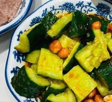 Crisp Cucumber Salad