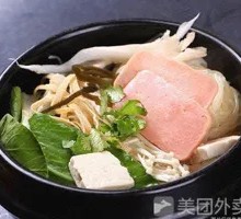 Family Feast Rice Noodles