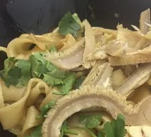 Five-Spice Beef Tripe with Knife-Handed Noodles